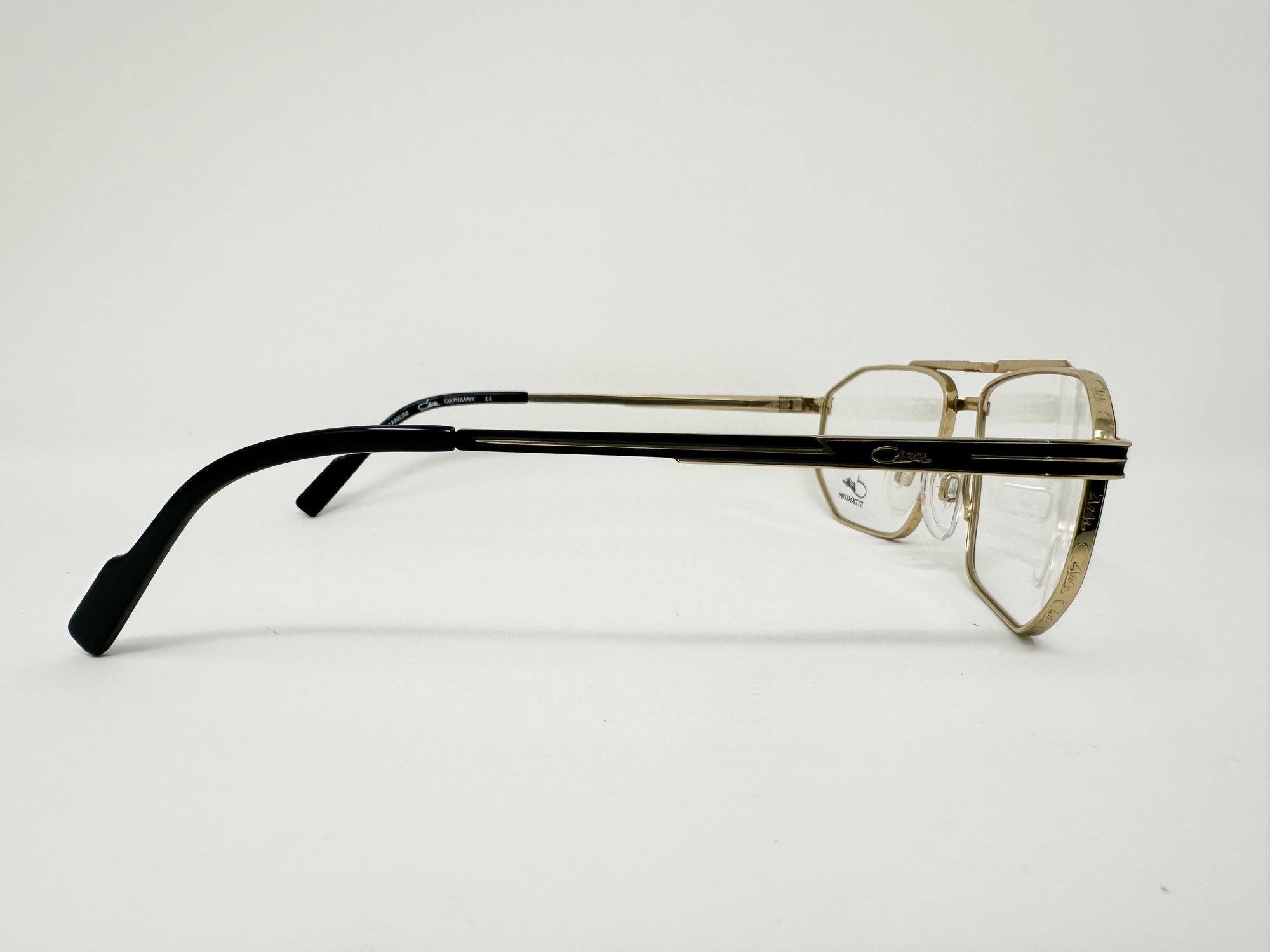 Cazal Mod.7104 c.001