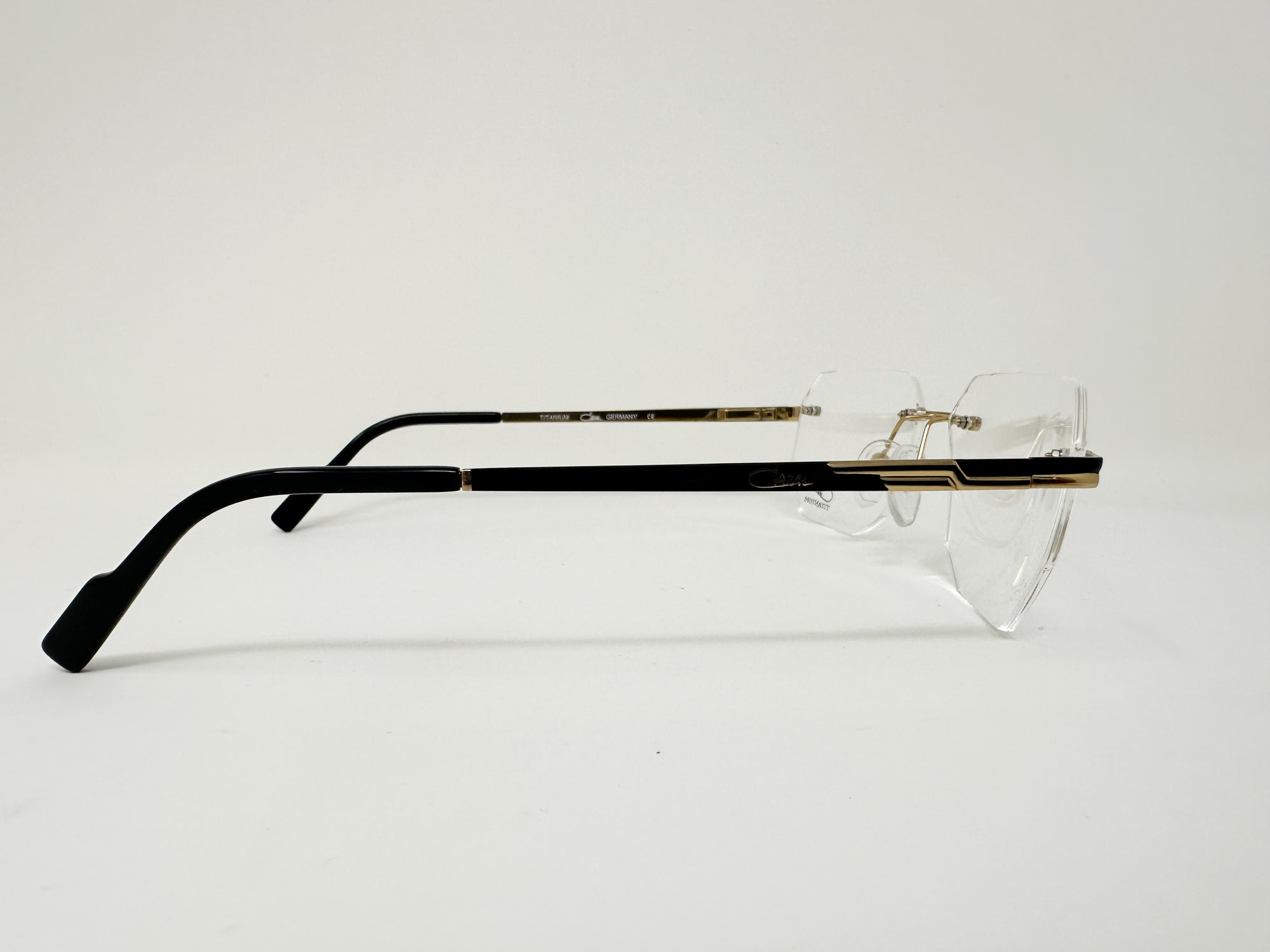 Cazal Mod.7102 c.001